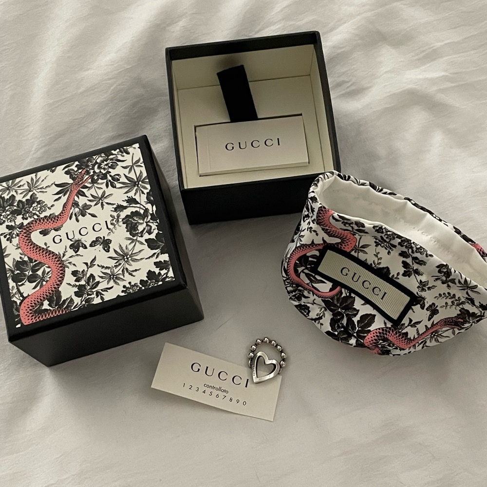 Gucci Silver Heart Ring - Picture 1 of 6